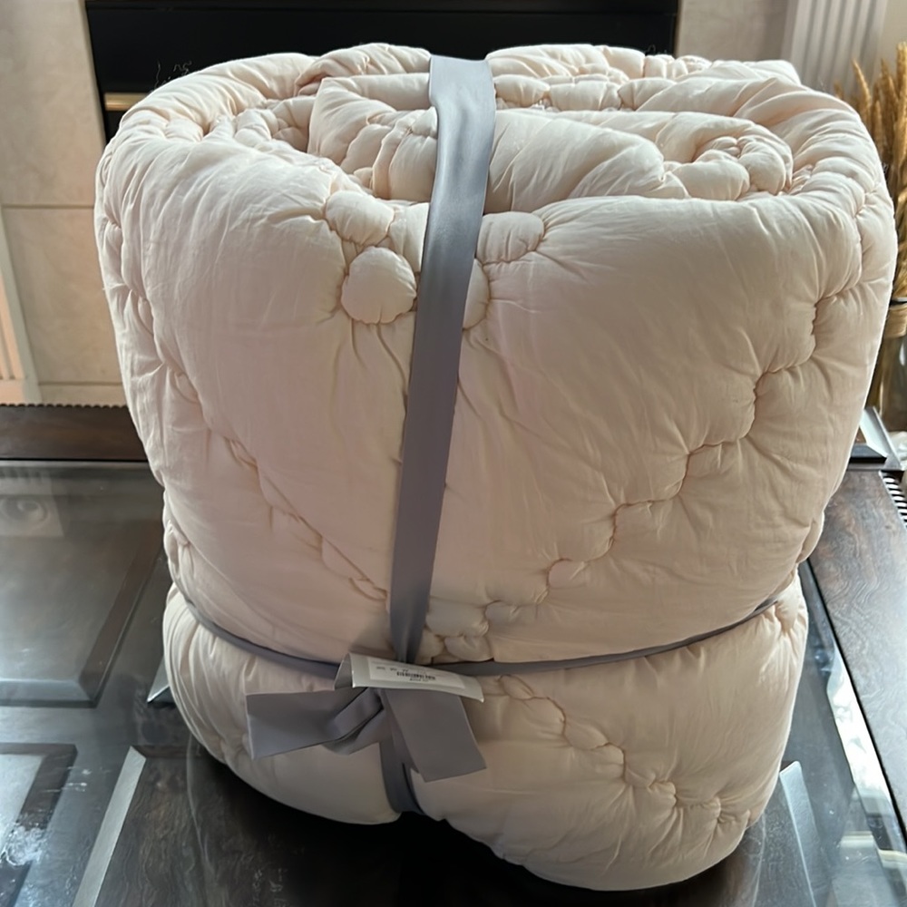 Studio D
Juliette Ruched Floral Quilt Mini Set - Picture 3 of 7